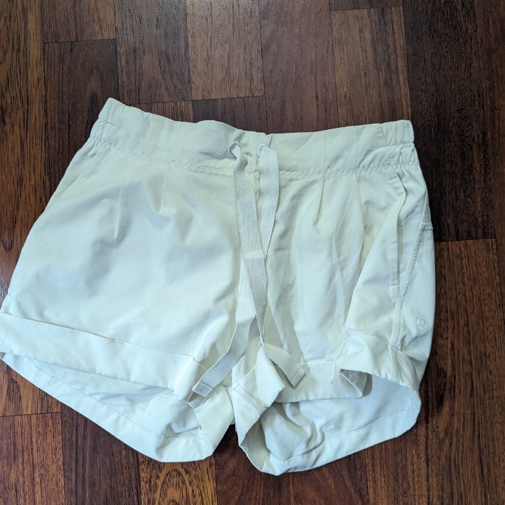Lululemon spring break away short
